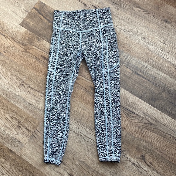 Athleta Pants - Athleta Ultimate Stash Textured 7/8 Tight Leggings Womens Small